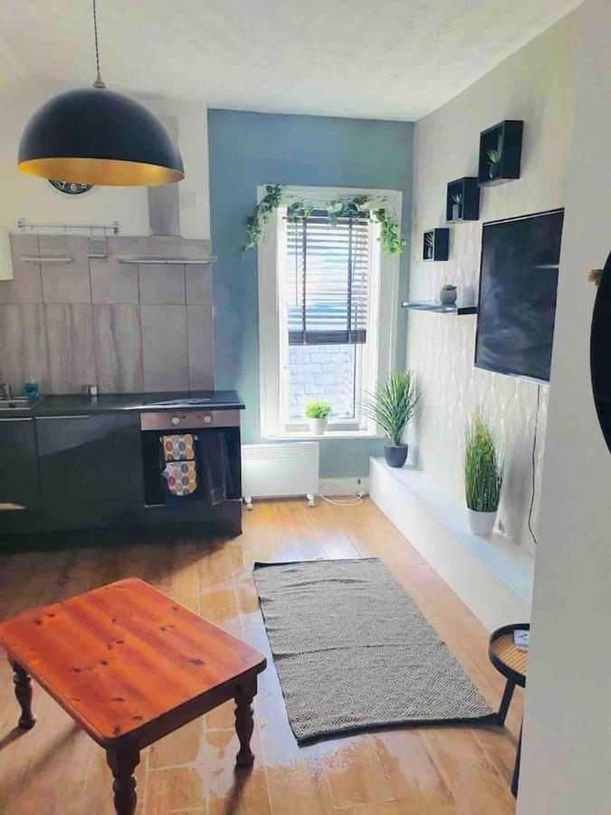 Cosy Top Floor Flat! Self Check-In & Free Parking Apartment Blackpool Exterior photo
